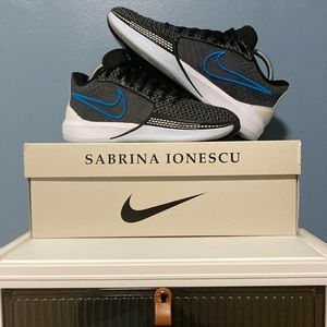 Size 8 - Men’s Nike Sabrina 1 Basketball Shoe